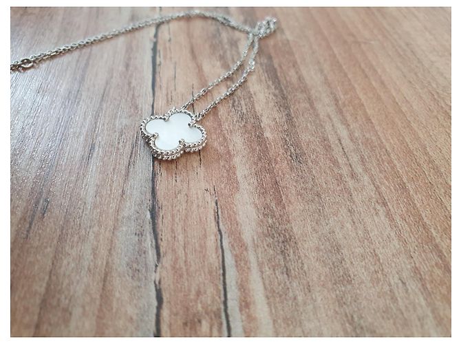Collier Pendentif Van Cleef & Arpels Alhambra Or Blanc Argenté - vue 2
