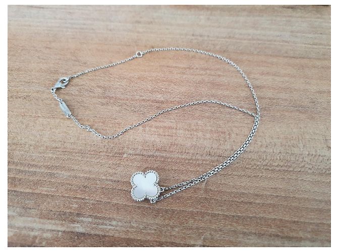 Collier Pendentif Van Cleef & Arpels Alhambra Or Blanc Argenté - vue 5