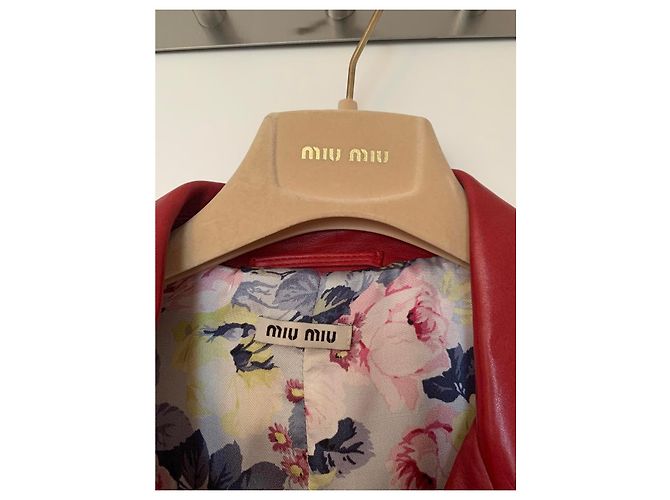 Miu Miu Biker-Schößchen-Lederjacke BRANDNEU Bordeaux - Ansicht 2
