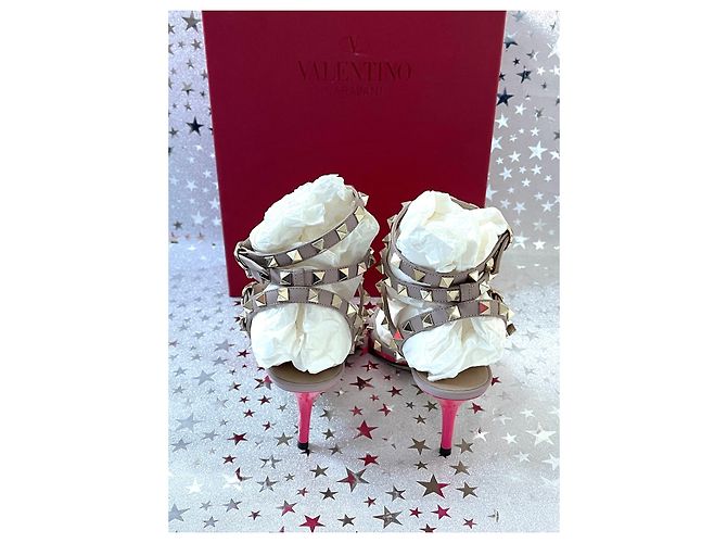 Sandali Valentino Garavani Rockstud in vernice rosa 38 - vista 5