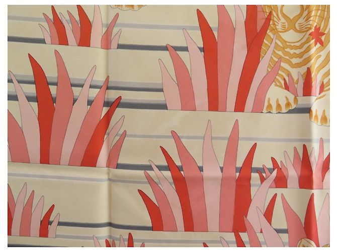 Hermès HERMES SCIARPA SUPERIORE ALLE ERBE METZ CARRE 90 SCIARPA IN SETA BEIGE - vista 6