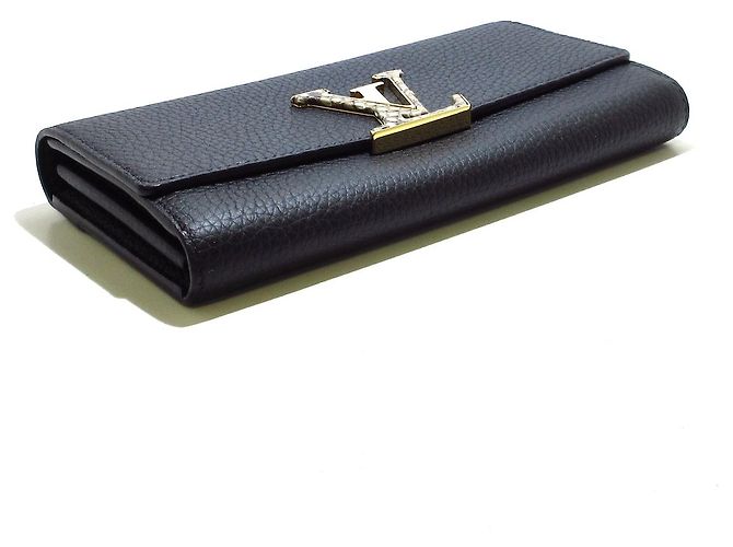 Louis Vuitton Capucines Negro - vista 3