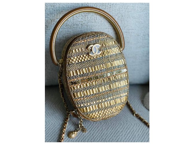 Bolso Chanel Camera Case de mimbre dorado - vista 2