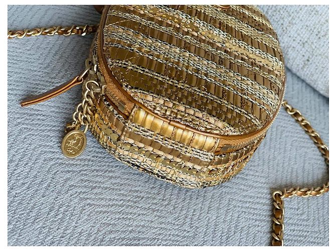 Bolso Chanel Camera Case de mimbre dorado - vista 6