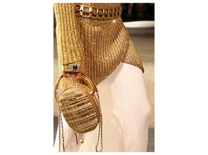 Bolso Chanel Camera Case de mimbre dorado - vista 9