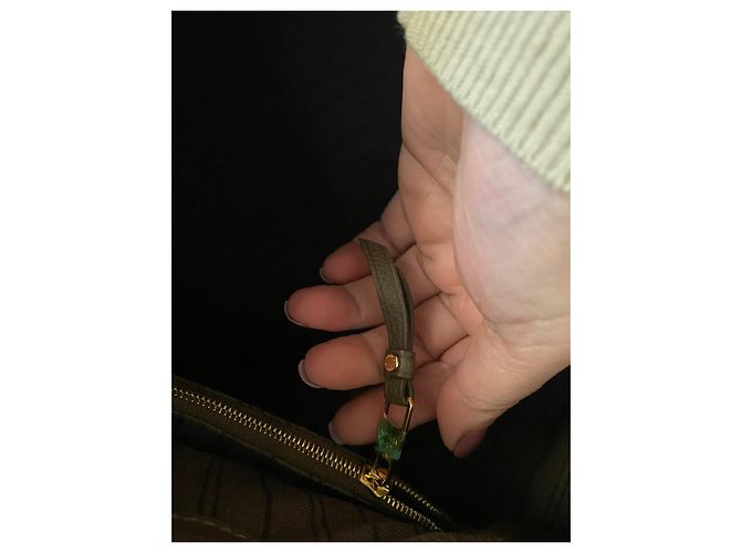 Louis Vuitton Audacieuse Gm Marrone Pelle Empreinte - vista 12