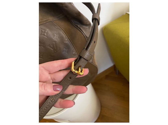 Louis Vuitton Audacieuse Gm Marrone Pelle Empreinte - vista 8