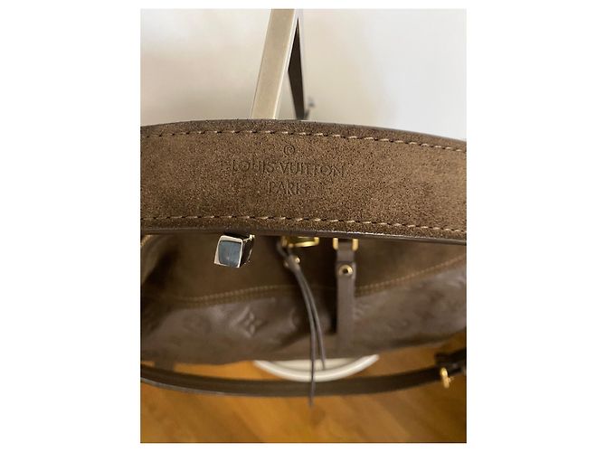 Louis Vuitton Audacieuse Gm Marrone Pelle Empreinte - vista 9