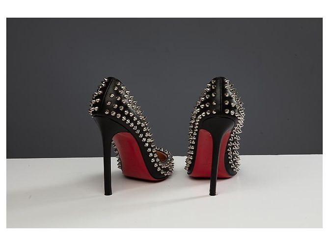 Décolleté Christian Louboutin Pigalle in pelle nera e borchie argento Nero - vista 3