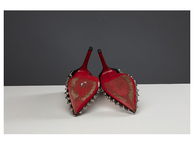 Décolleté Christian Louboutin Pigalle in pelle nera e borchie argento Nero - vista 4