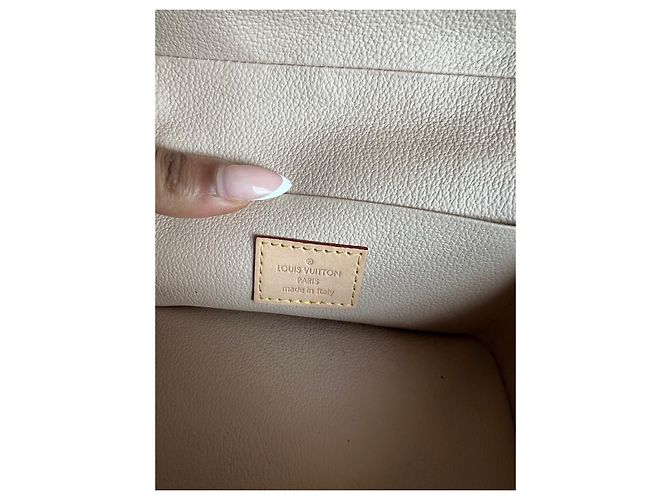 Louis Vuitton Nice mini pencil case Brown - view 3