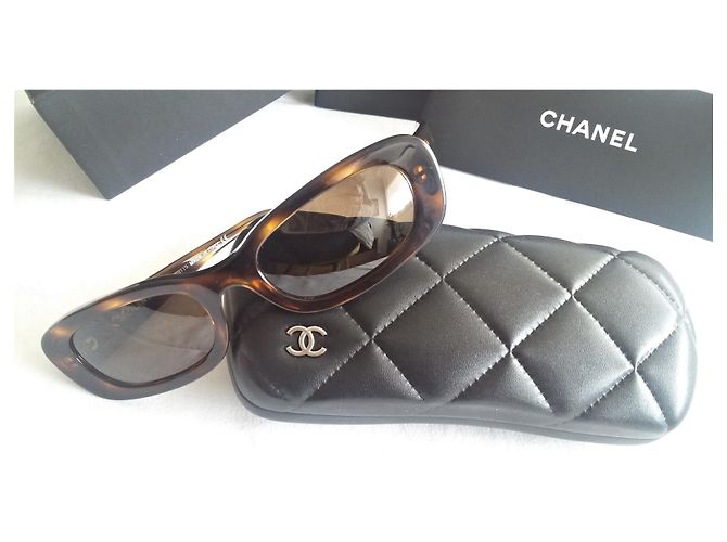 Chanel Ano do Colecionador 2000 Em excelentes condições Marrom Dourado Estampa de leopardo Avelã Castanha Caramelo Chocolate Castanho escuro - vista 2