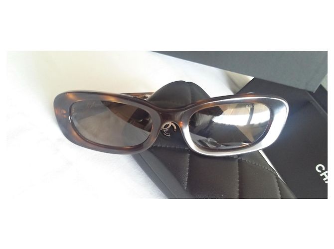 Chanel Ano do Colecionador 2000 Em excelentes condições Marrom Dourado Estampa de leopardo Avelã Castanha Caramelo Chocolate Castanho escuro - vista 3