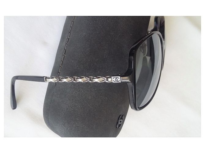 Chanel Vintage Carrées - Kettenbügel/graues Leder mit leichtem Spiegeleffekt der Gläser Schwarz Anthrazitgrau - Ansicht 5