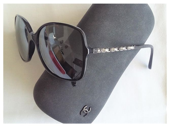 Chanel Vintage Carrées - Kettenbügel/graues Leder mit leichtem Spiegeleffekt der Gläser Schwarz Anthrazitgrau - Ansicht 6