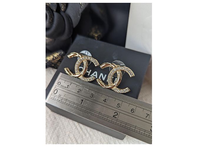 Chanel CC B21V GHW Große Kristall-Logo-Ohrringe mit Kassenzettel Golden - Ansicht 7