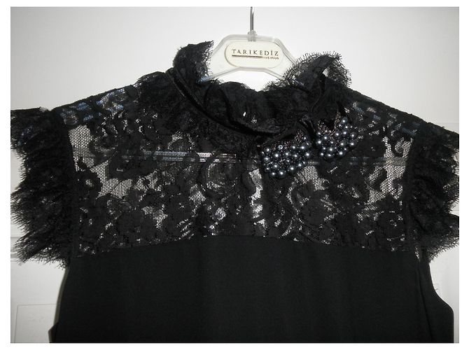 Dolce & Gabbana Schwarzes Viskose Kleid mit Perlenknoten - Ansicht 8