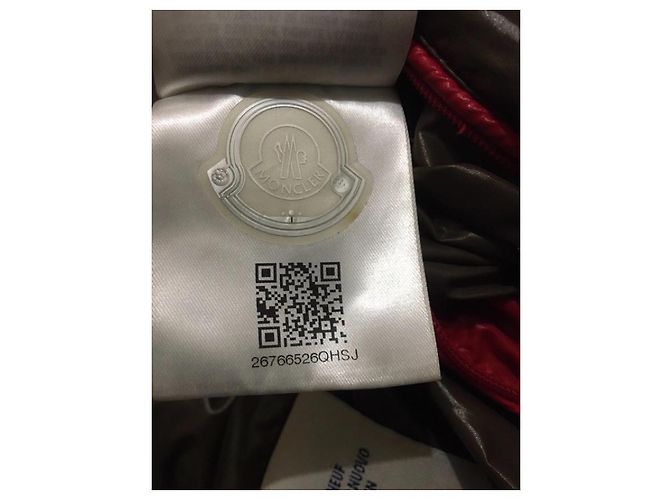 Abrigo Moncler Rojo de Nylon Roja Burdeos - vista 14