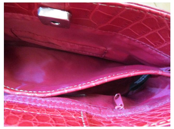 Tommy Hilfiger Rote Ledertasche, Krokoprägung. - Ansicht 5