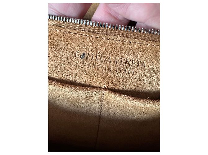 Bottega Veneta Sac Arco Medium de couleur Rouge - vue 7