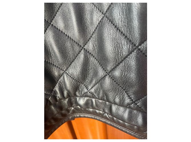 Givenchy Gesteppte Lederjacke Schwarz mit Silberfuchskragen - Ansicht 12