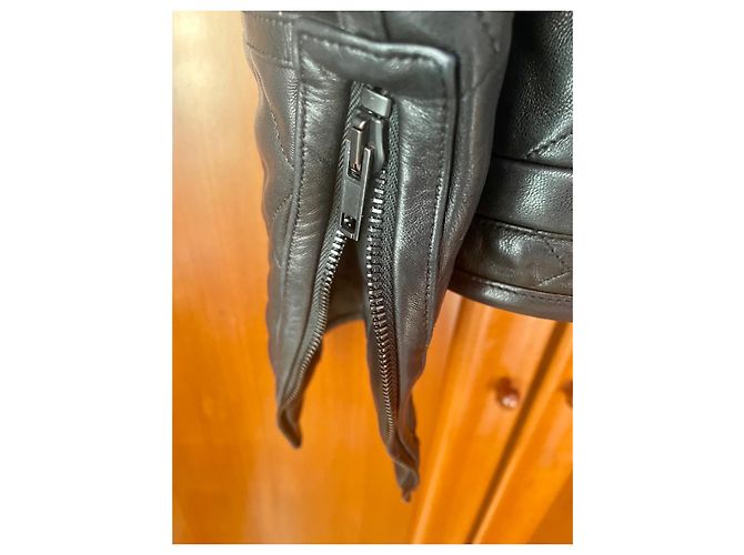Givenchy Gesteppte Lederjacke Schwarz mit Silberfuchskragen - Ansicht 13