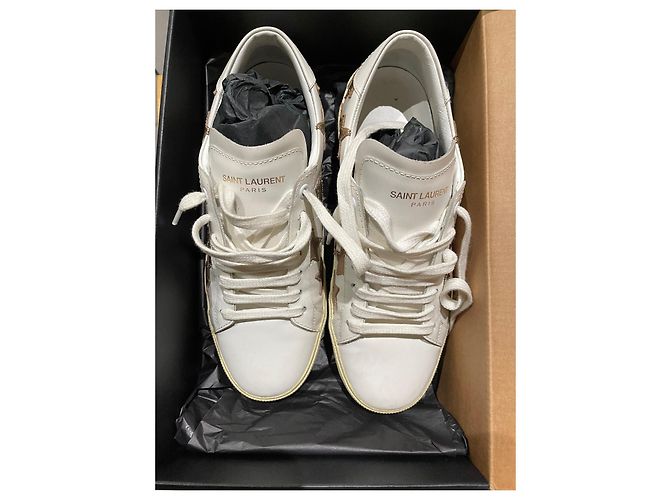 Zapatillas Saint Laurent Blancas de Piel con Estrellas Doradas - vista 2