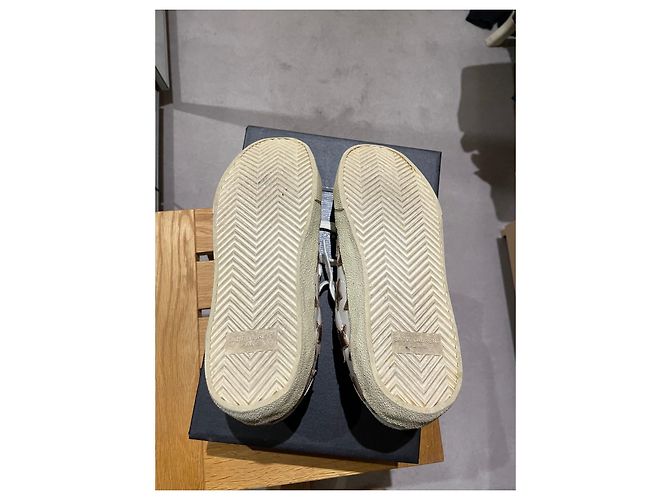 Zapatillas Saint Laurent Blancas de Piel con Estrellas Doradas - vista 7