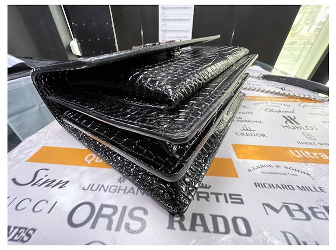 Borsa a tracolla Saint Laurent Sunset Medium nera in pelle verniciata Nero - vista 11