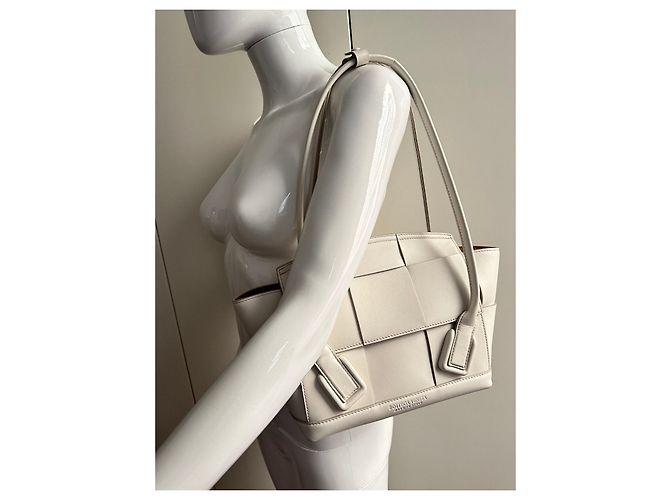 Bottega Veneta Petit sac à main Arco blanc - vue 14