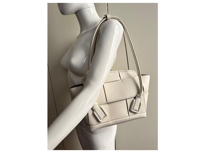 Bottega Veneta Petit sac à main Arco blanc - vue 15