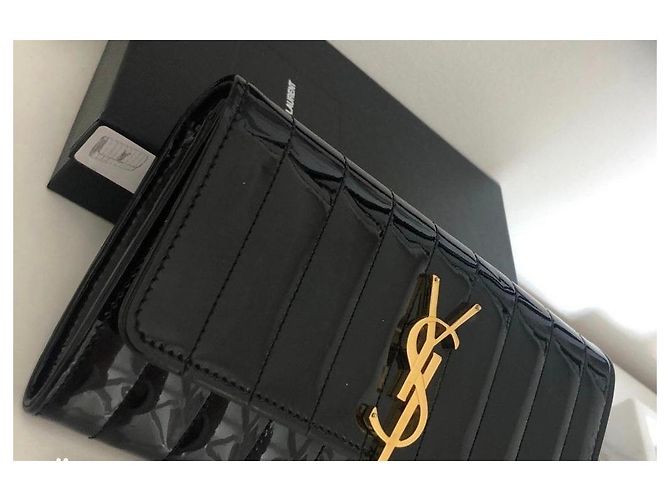 Yves Saint Laurent Cartera / clutch Vicky - vista 2