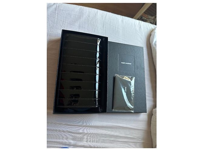 Yves Saint Laurent Cartera / clutch Vicky - vista 4