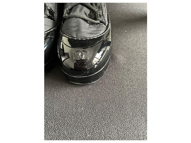 Chanel Desert Boots aus schwarzem Canvas - Ansicht 3