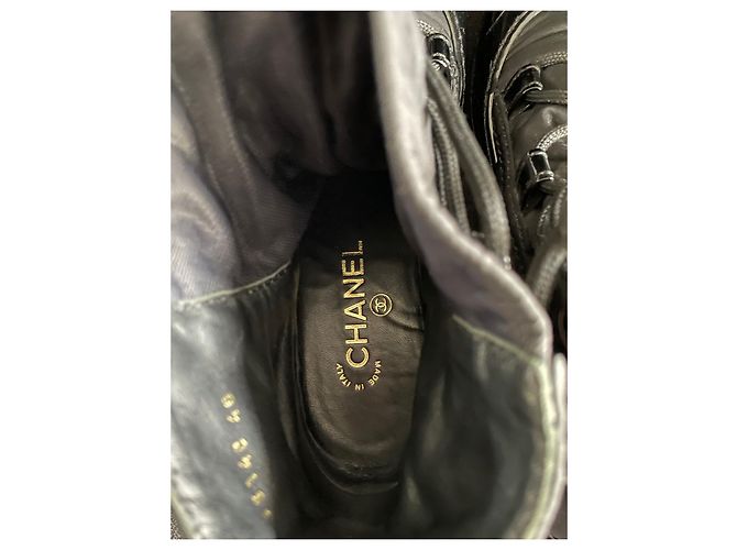 Chanel Desert Boots aus schwarzem Canvas - Ansicht 5