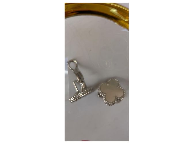 Pendientes Van Cleef & Arpels en oro blanco - vista 3