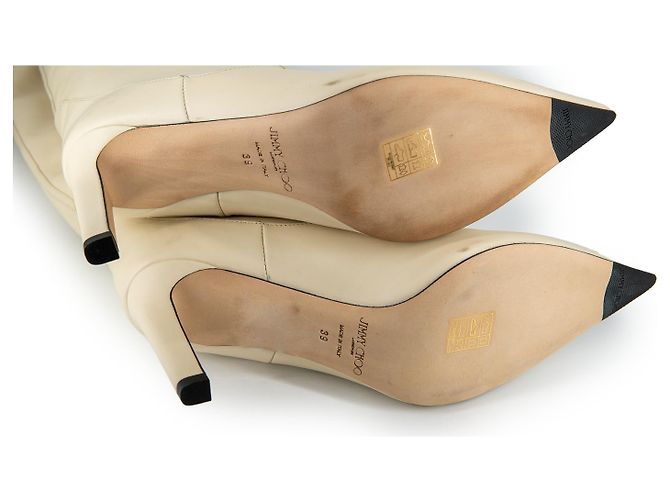 Jimmy Choo Hohe Stiefel aus Lammleder Creme 8cm Absatz - Ansicht 10