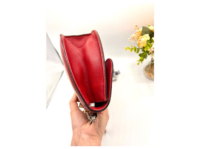 Clutch Valentino Garavani Glam Lock Rossa in Pelle - vista 10