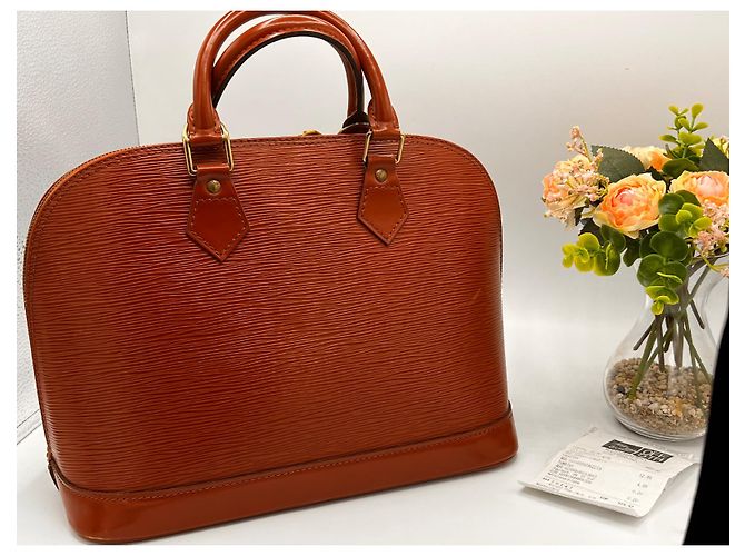 Louis Vuitton Alma in pelle Epi arancione - vista 10
