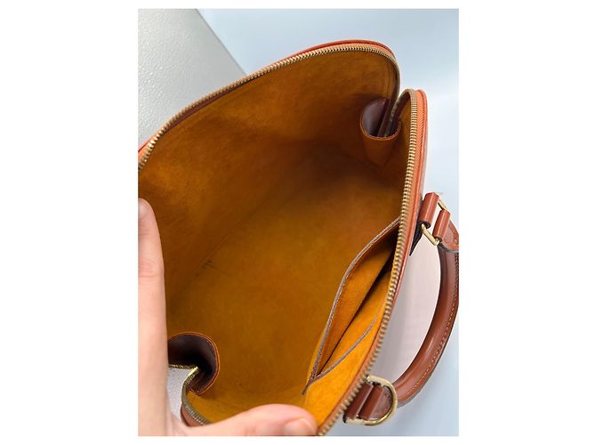 Louis Vuitton Alma in pelle Epi arancione - vista 13