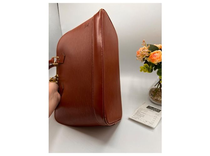 Louis Vuitton Alma in pelle Epi arancione - vista 16