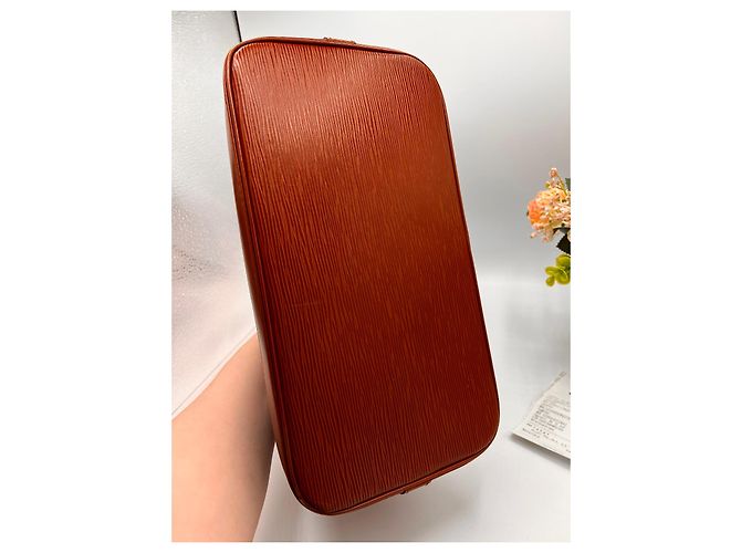 Louis Vuitton Alma in pelle Epi arancione - vista 4