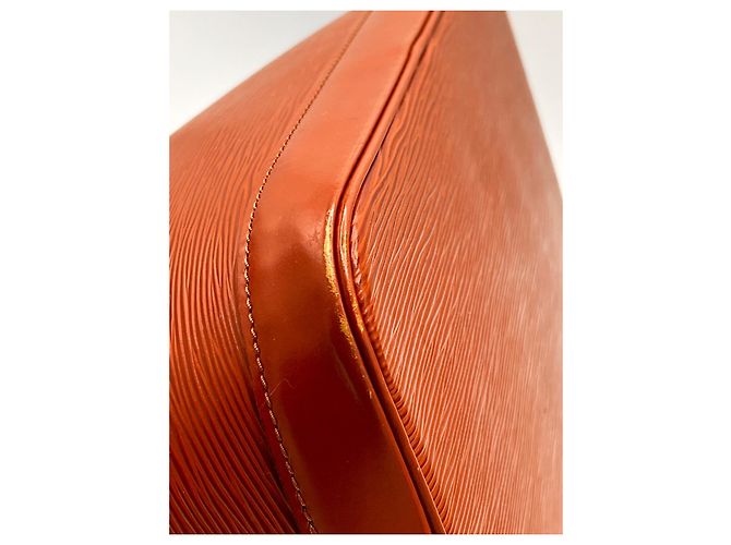 Louis Vuitton Alma in pelle Epi arancione - vista 5