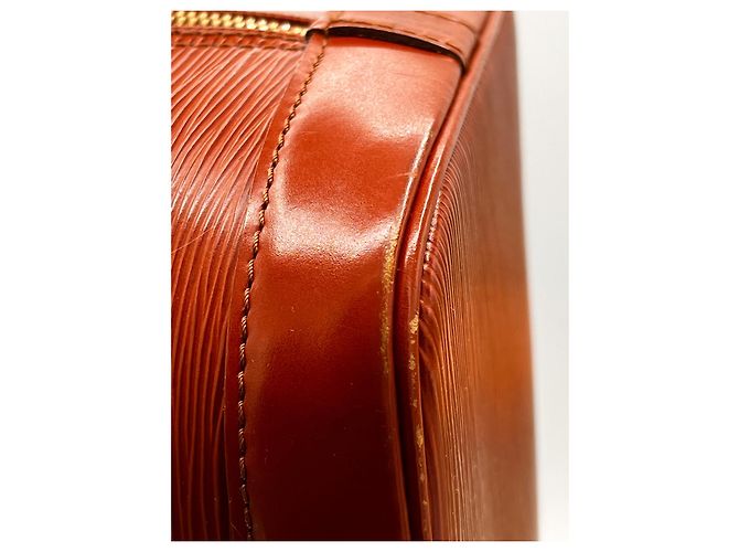 Louis Vuitton Alma in pelle Epi arancione - vista 7