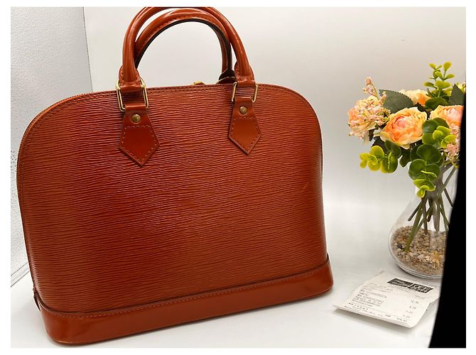 Louis Vuitton Alma in pelle Epi arancione - vista 9