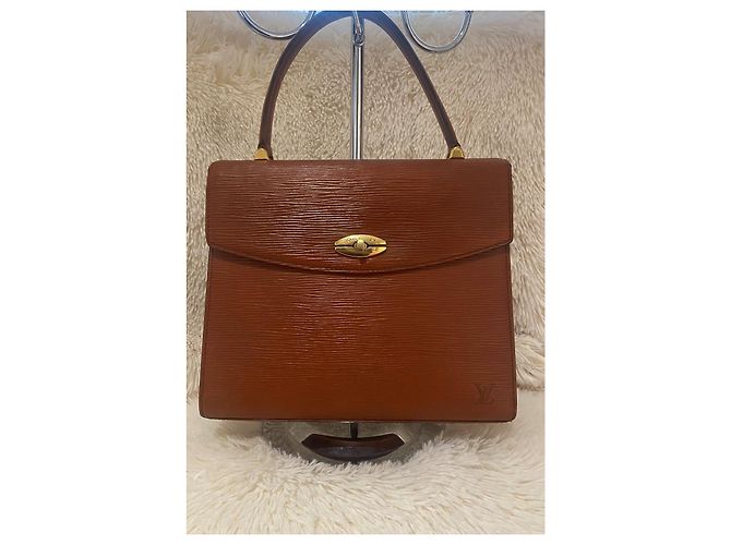 Borsa Louis Vuitton in pelle Epi color Caramello - vista 2