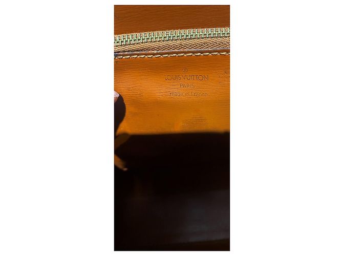 Borsa Louis Vuitton in pelle Epi color Caramello - vista 7