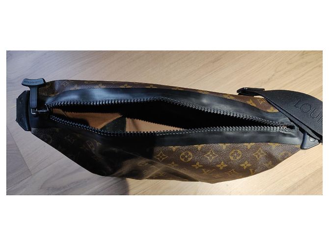 Borsa da viaggio impermeabile Louis Vuitton Monogram Macassar Marrone - vista 7