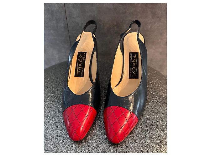 Autre Marque Décolleté in pelle blu navy con punte rosse - vista 2