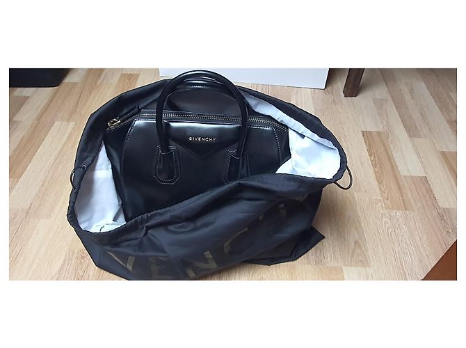 Givenchy Glatte schwarze mittlere Antigona - Ansicht 2